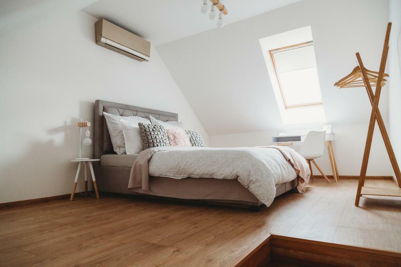 Center City Charming Loft Apartment Кошице Екстер'єр фото