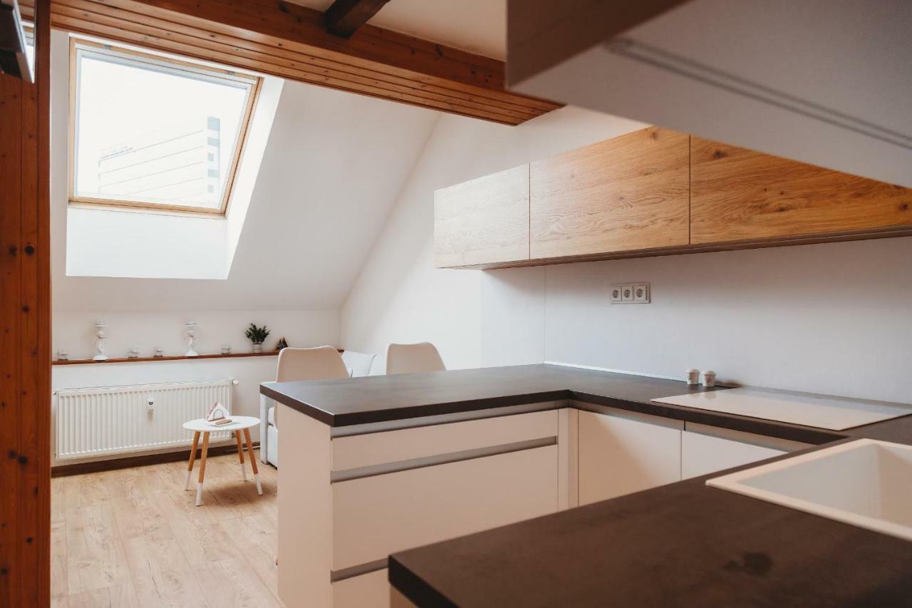 Center City Charming Loft Apartment Кошице Екстер'єр фото