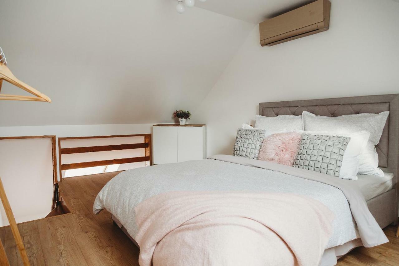 Center City Charming Loft Apartment Кошице Екстер'єр фото